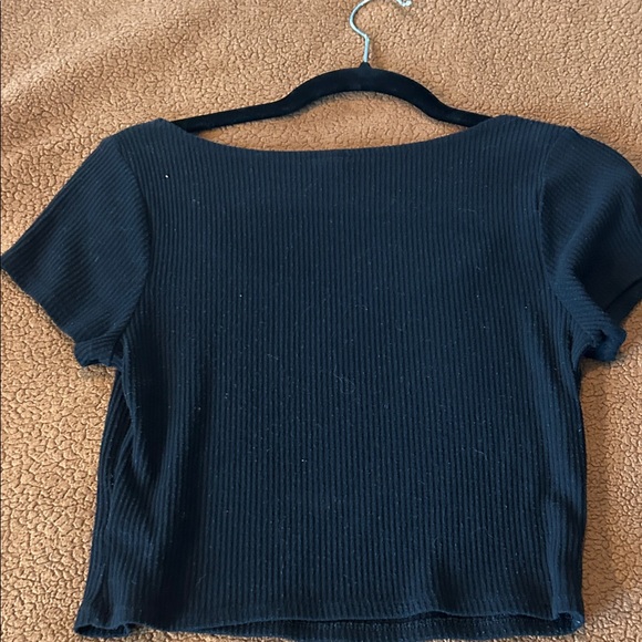 Colsie Black Ribbed Crop Top - Picture 4 of 6